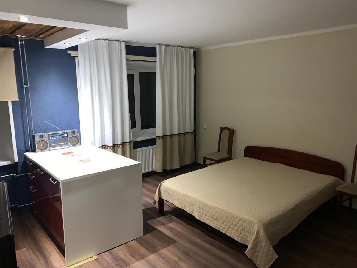 Riia 10, 2-Bedroom Apartment - 2 Big Beds 1 Extra Bed-Parking Free Тарту Экстерьер фото