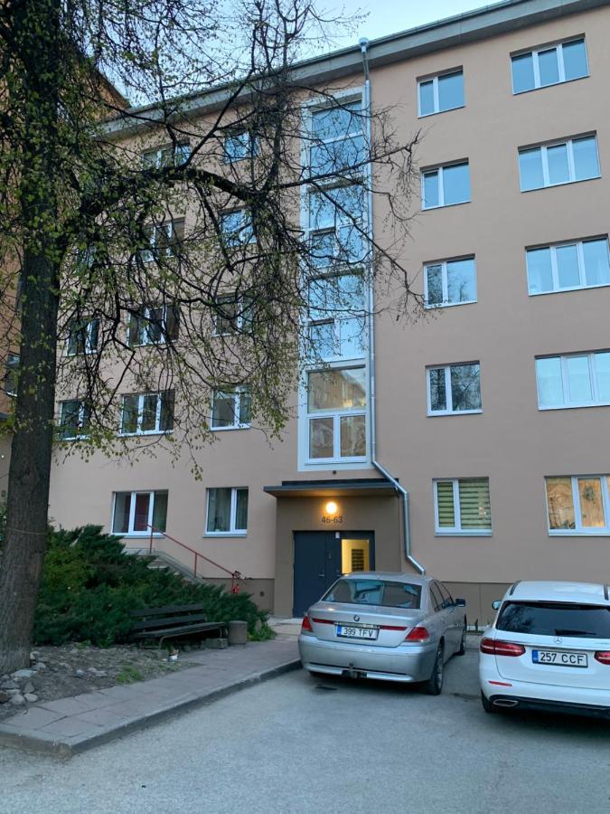 Riia 10, 2-Bedroom Apartment - 2 Big Beds 1 Extra Bed-Parking Free Тарту Экстерьер фото